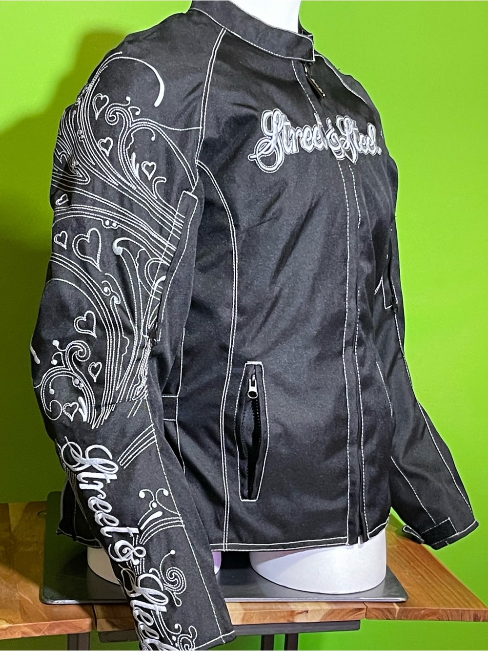 NWOT Women’s Sz M “Street & Steel Heartthrob”Motorcycle Riding Jacket /Pristine/ - Picture 3 of 16
